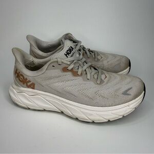 Hoka One One Women’s Arahi 6 Gray Running Sneakers Size 7 B 1123195 READ